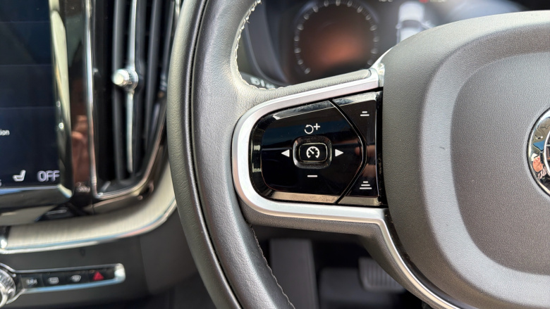 Volvo Xc60 2.0 T8 390 Hybrid Inscription Pro 5dr AWD G tronic Estate